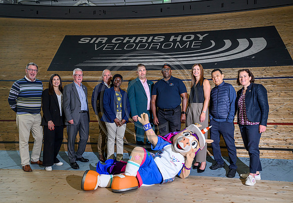 Senior Commonwealth Sport representatives visit Sir Chris Hoy Velodrome