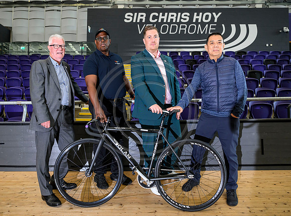 Senior Commonwealth Sport representatives visit Sir Chris Hoy Velodrome