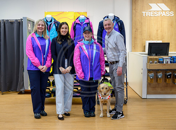 Glasgow2026 Volunteer Outfit