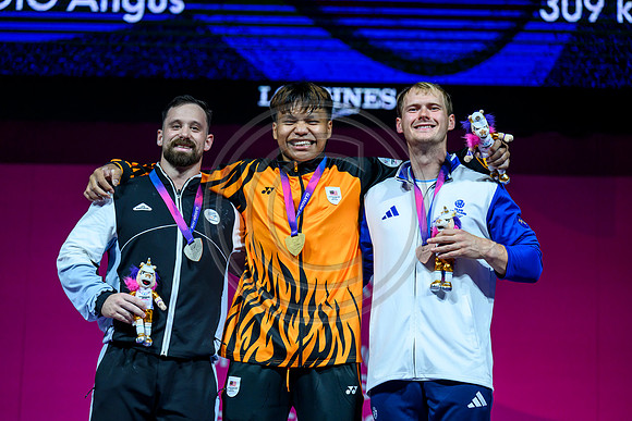 Angus Doig men's 88kg weightlifting