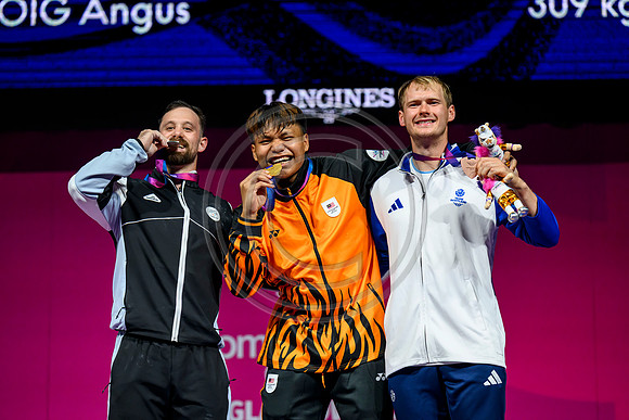Angus Doig men's 88kg weightlifting