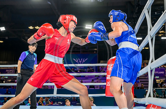 Boxing Laura Brown